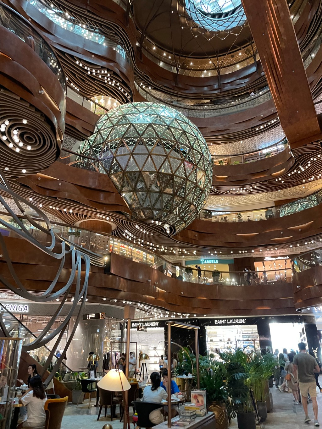 Stochastic resonance and international&nbsp;law